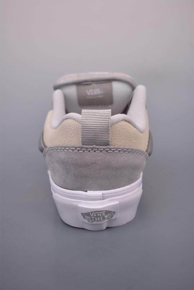 Vans Knu Skool Logo view