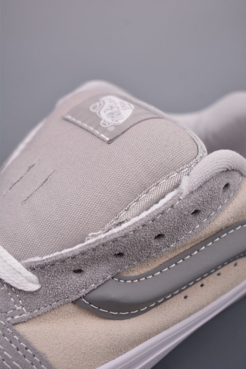 Vans Knu Skool Logo view