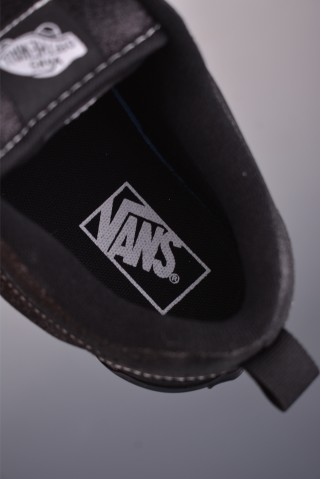 Vans Knu Skool Logo Suede 'Black' view 9