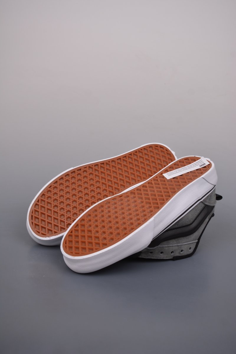 Vans Knu Skool Logo 'Black / Grey' view