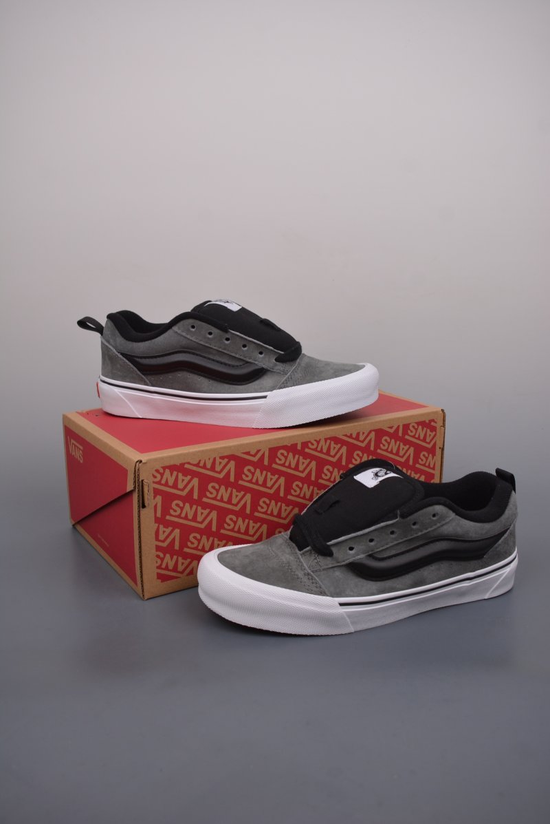Vans Knu Skool Logo 'Black / Grey' view