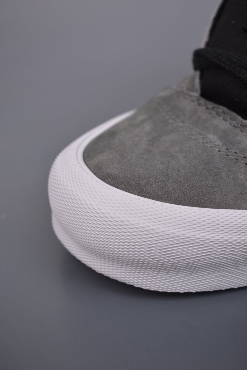 Vans Knu Skool Logo 'Black / Grey' view