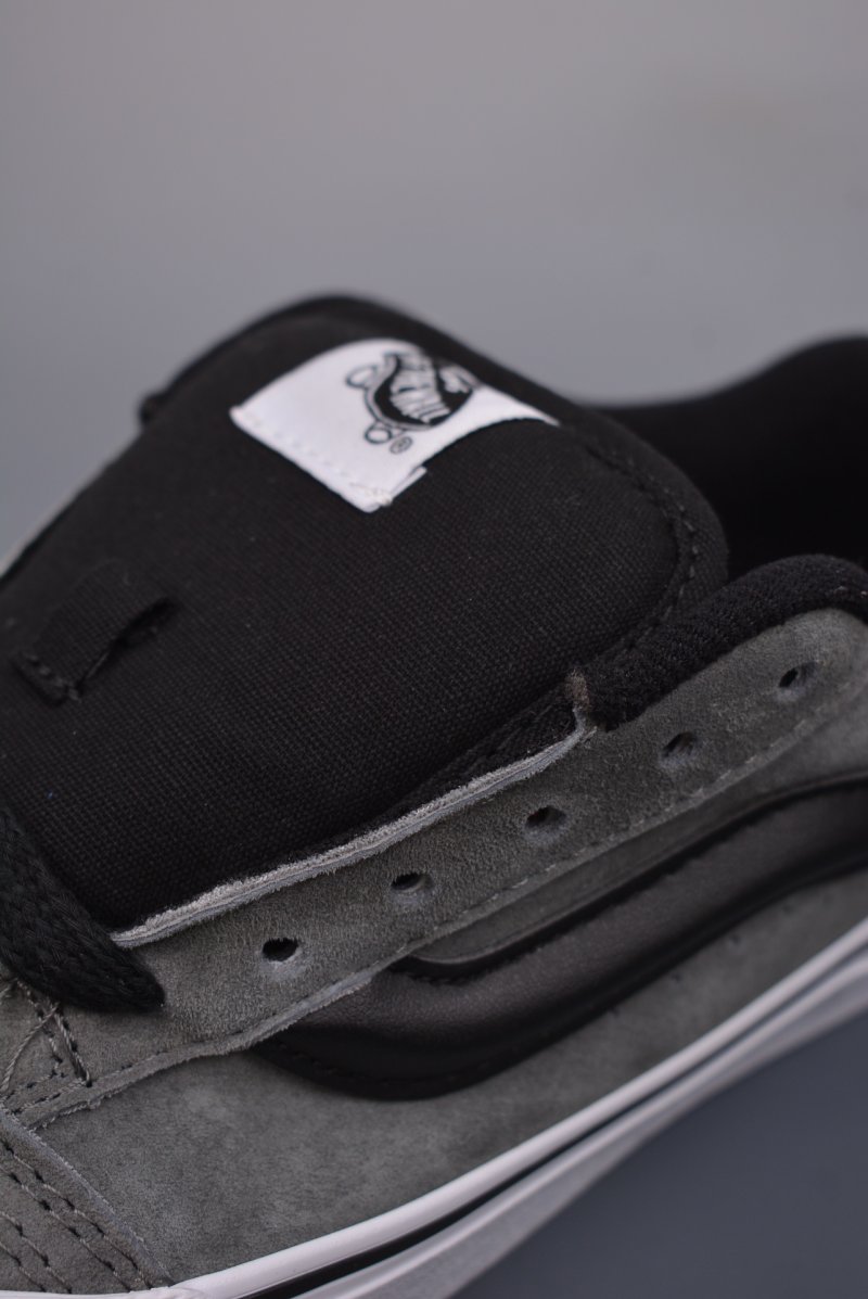 Vans Knu Skool Logo 'Black / Grey' view