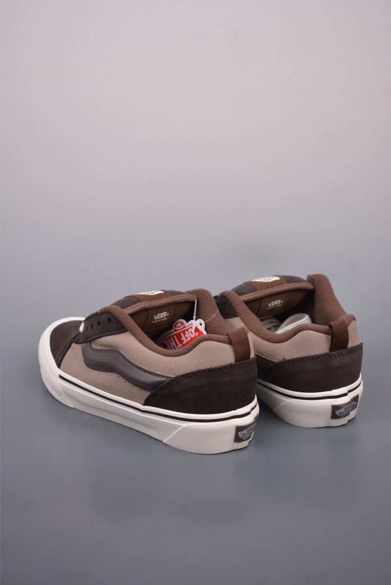 Vans Knu Skool Logo view