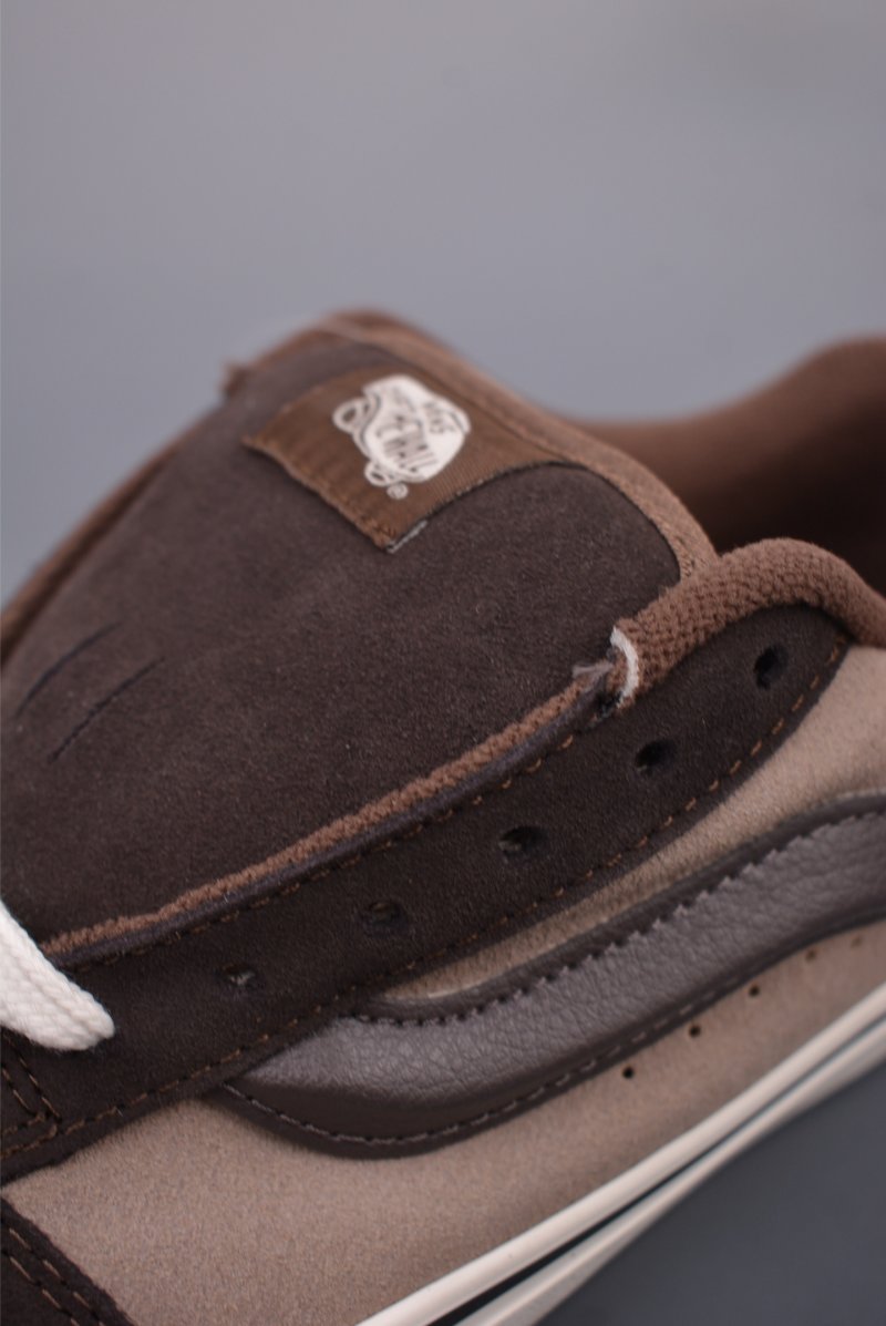 Vans Knu Skool Logo view