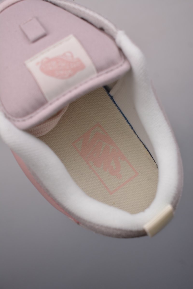 Vans Knu Skool Logo 'Cream / Grey / Pink' view