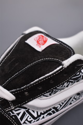 Vans Knu Skool Logo Graffiti 'Black / White' view 16