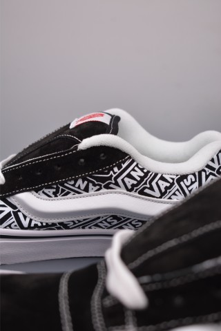 Vans Knu Skool Logo Graffiti 'Black / White' view 17