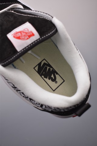 Vans Knu Skool Logo Graffiti 'Black / White' view 18