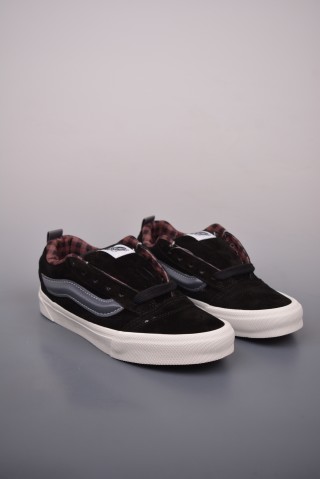 Vans Knu Skool Logo 'Black' view 1