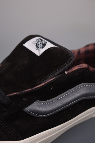 Vans Knu Skool Logo 'Black' view 7