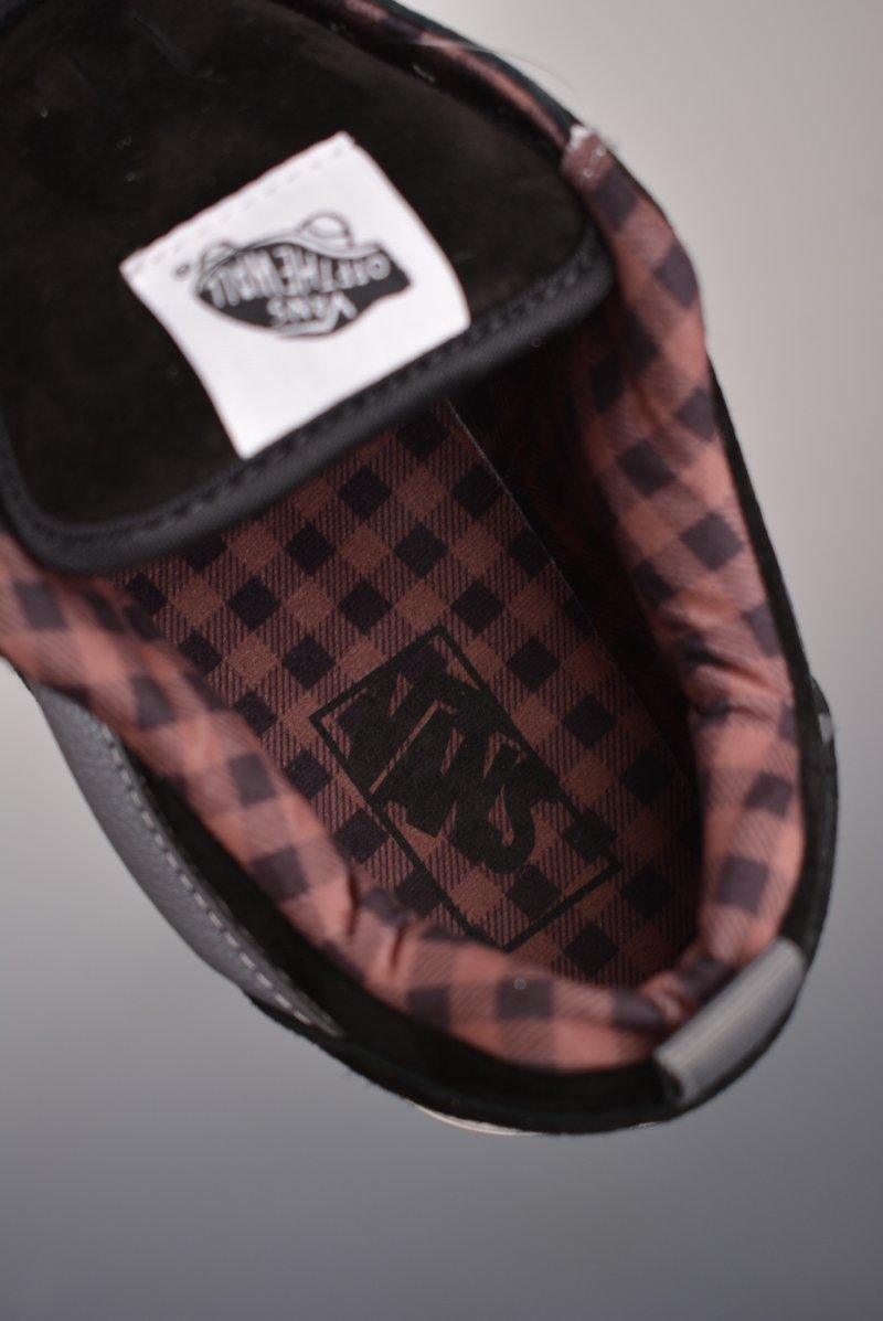 Vans Knu Skool Logo 'Black' view