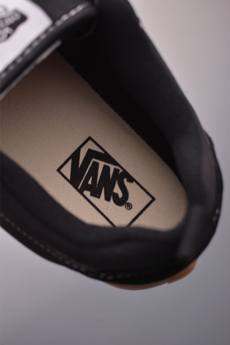 Vans Knu Skool Logo 'Black / Brown' view