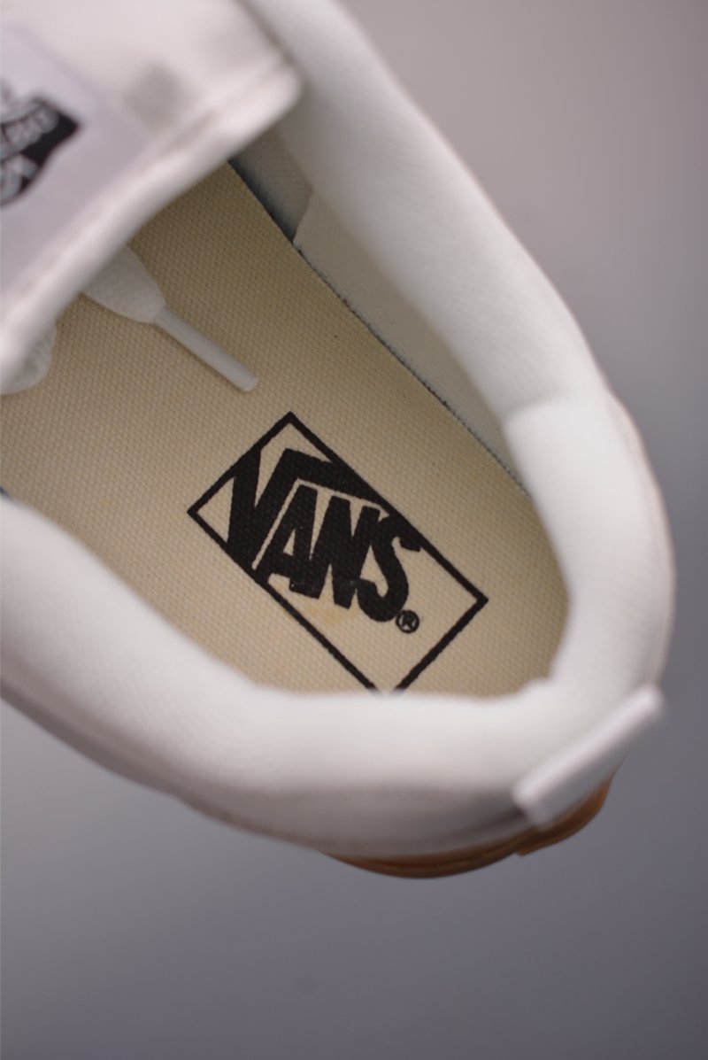 Vans Knu Skool Logo 'Cream / Brown' view