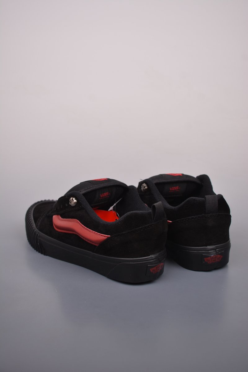 Vans Knu Skool Logo view
