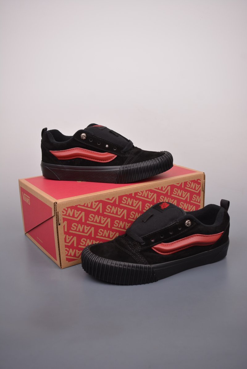 Vans Knu Skool Logo view