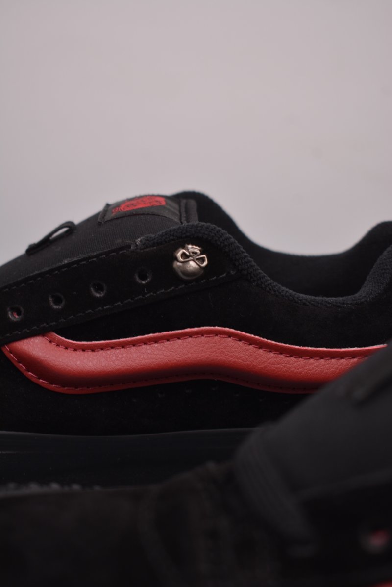 Vans Knu Skool Logo view