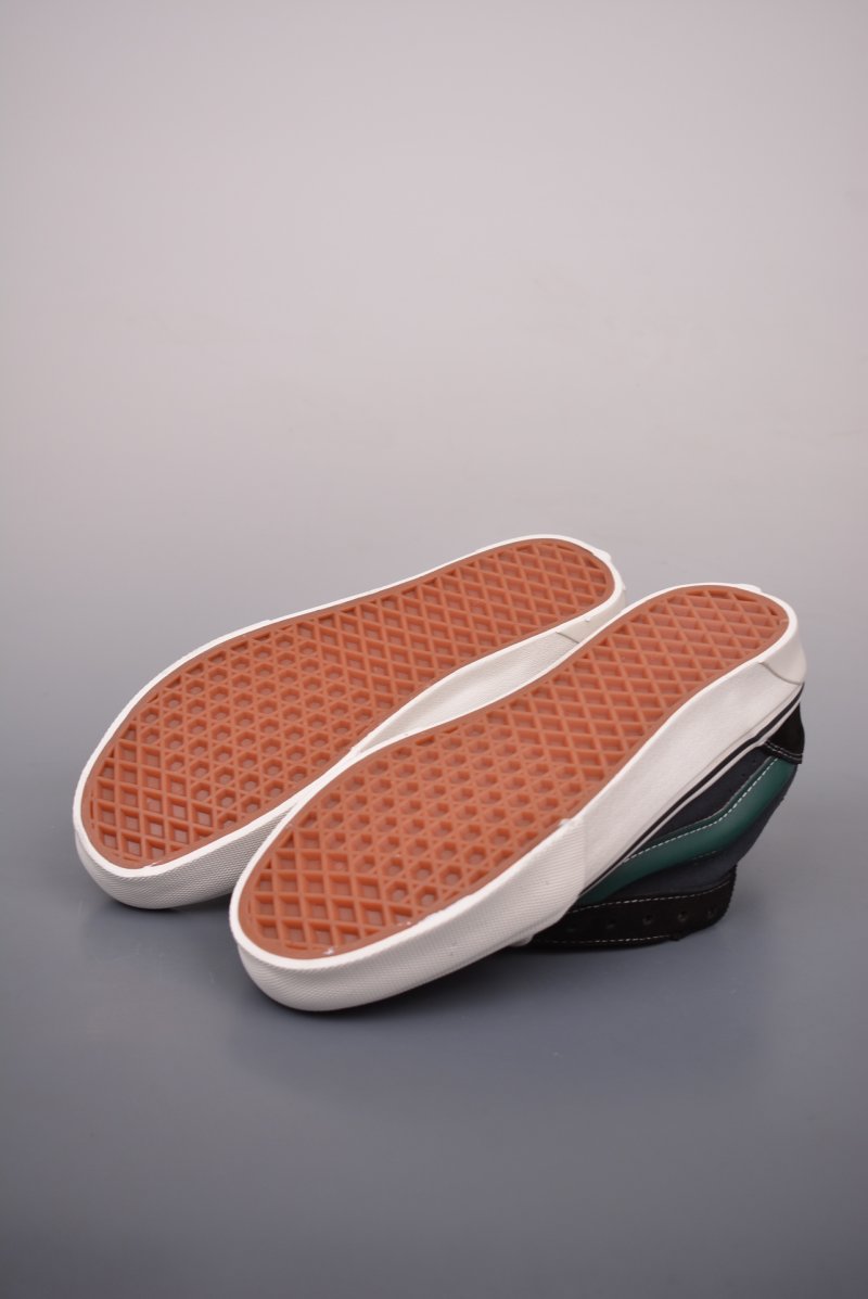Vans Knu Skool Logo 'Carbon / Black / Grey / Green' view