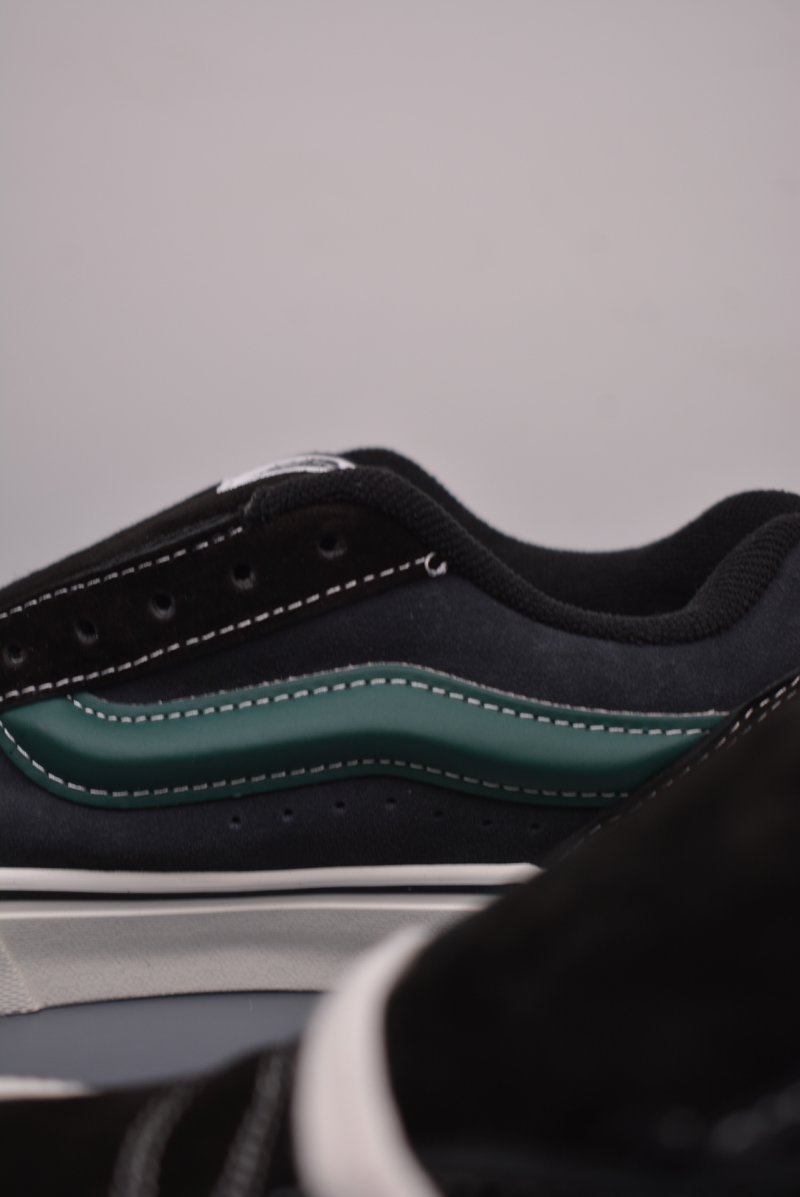 Vans Knu Skool Logo 'Carbon / Black / Grey / Green' view