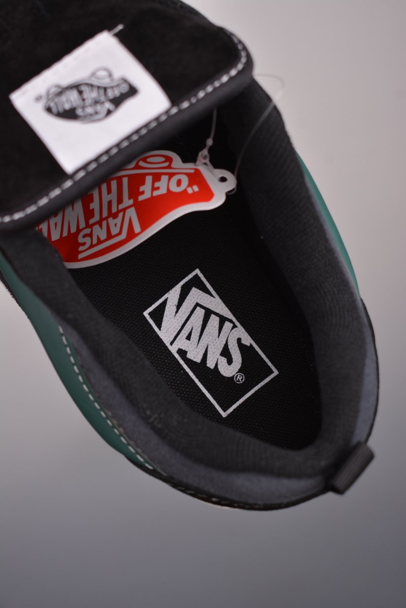 Vans Knu Skool Logo 'Carbon / Black / Grey / Green' view