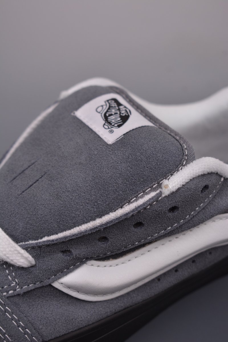 Vans Knu Skool 'Black / Grey' view