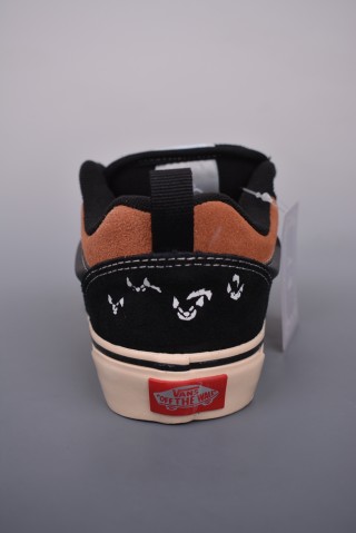 Vans Knu Skool x Disney 'Scar' view 4