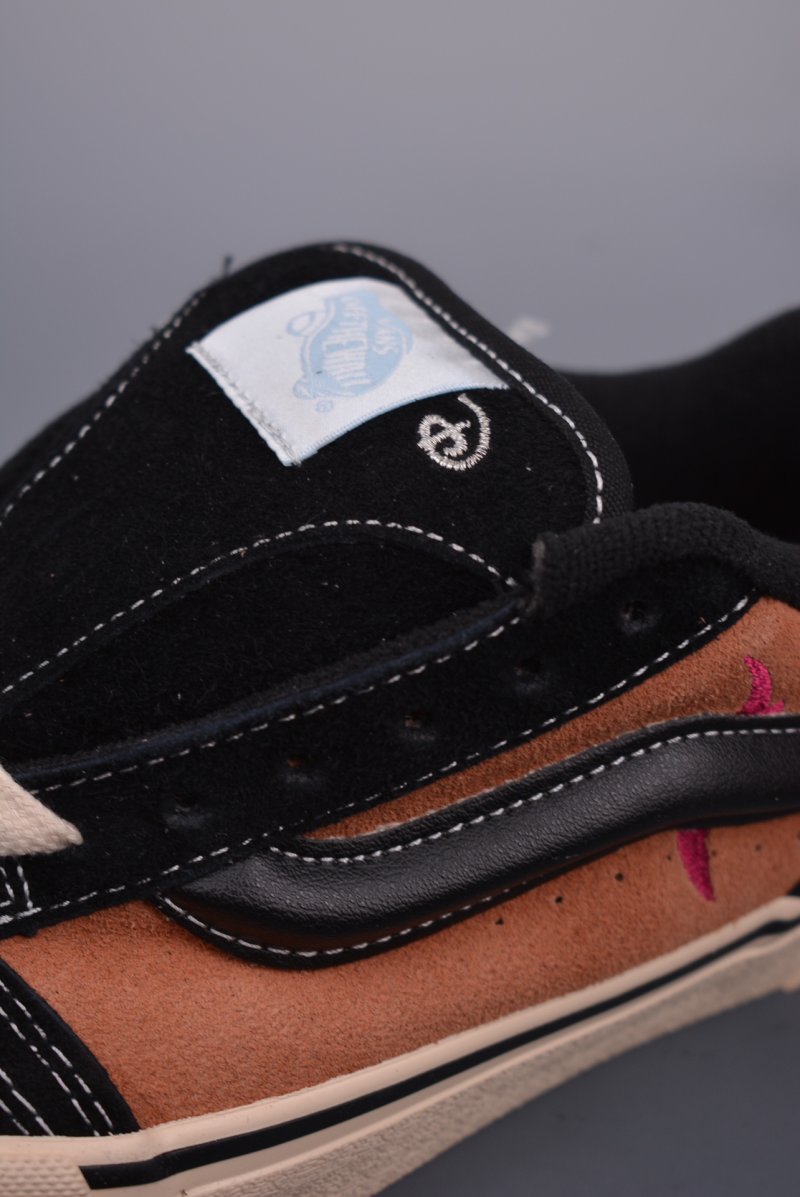 Vans Knu Skool x Disney 'Scar' view