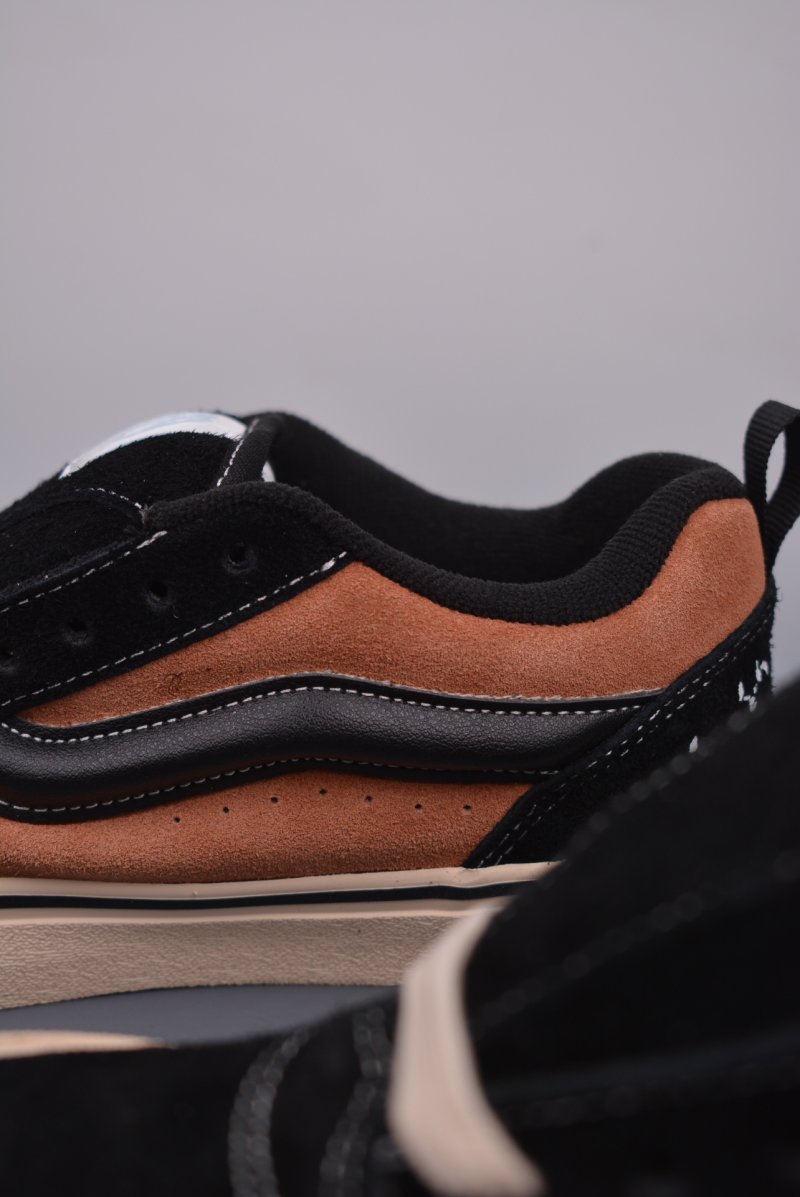 Vans Knu Skool x Disney 'Scar' view