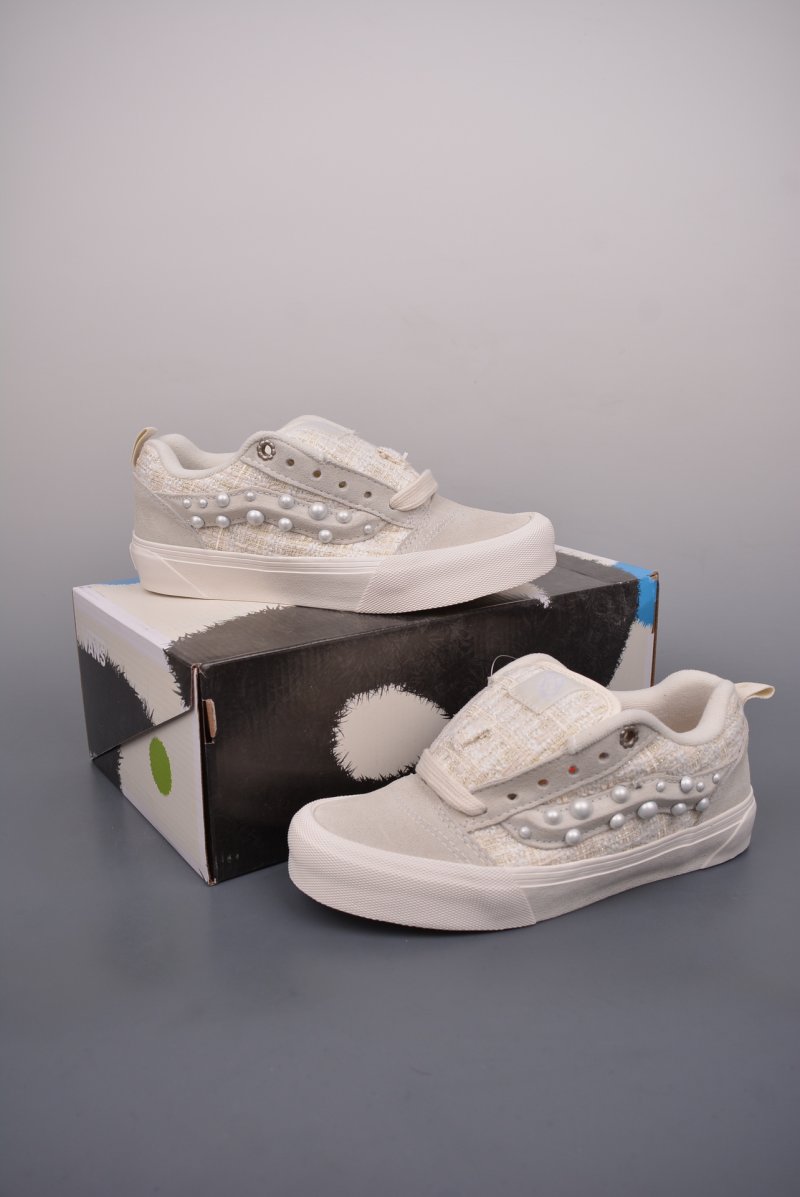 Vans Knu Skool x Zhang Quan 'Chanel Gold' view