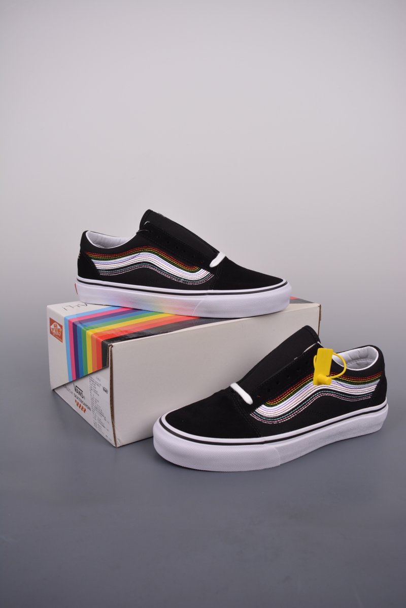 Vans Old Skool 'Love Wins' view