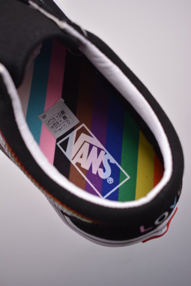 Vans Old Skool 'Love Wins' view