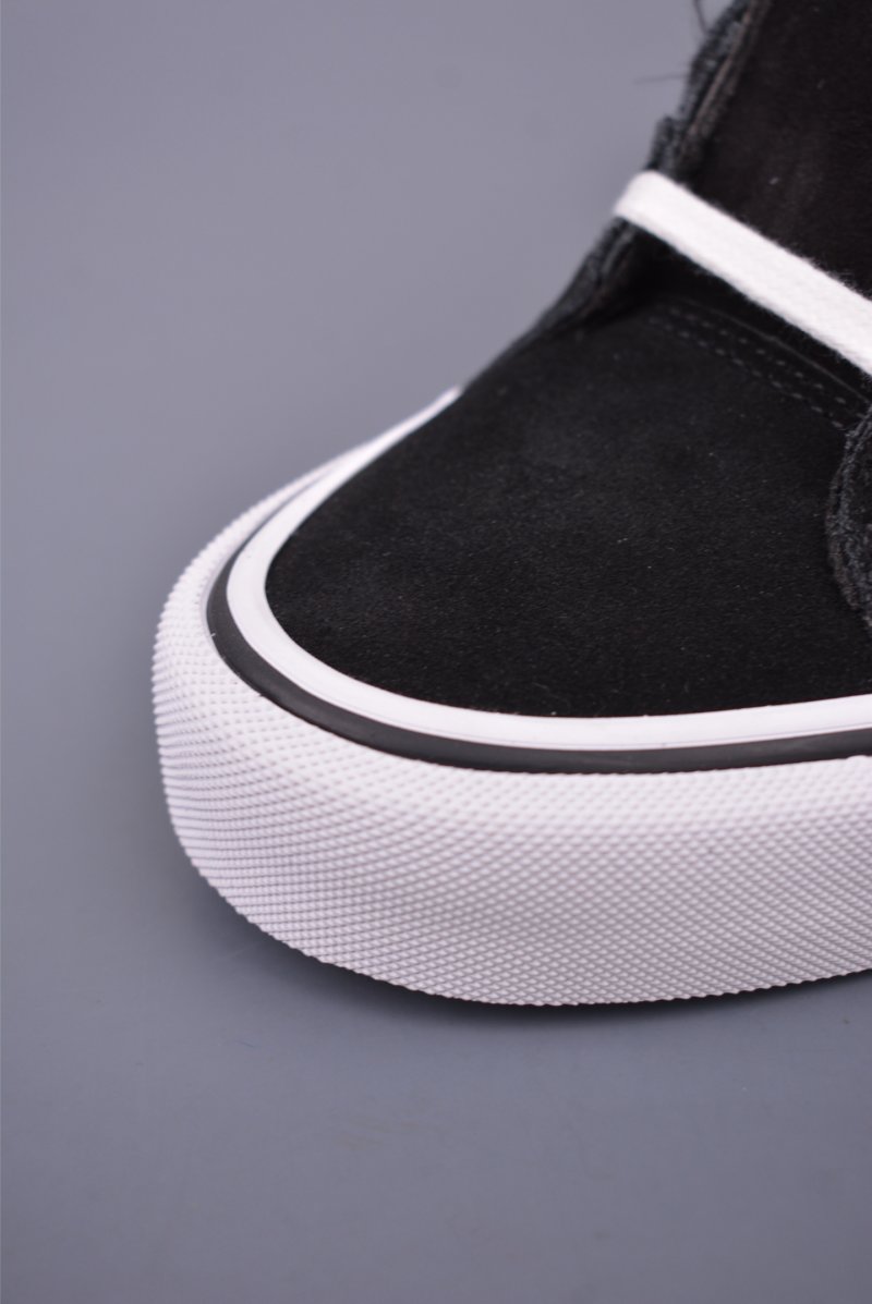 Vans Old Skool Faulkner 'Black / Red' view