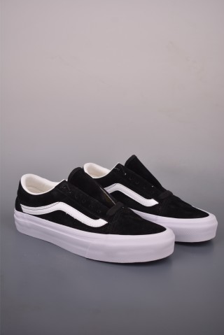Vans Old Skool LX 'Black / White' view 1