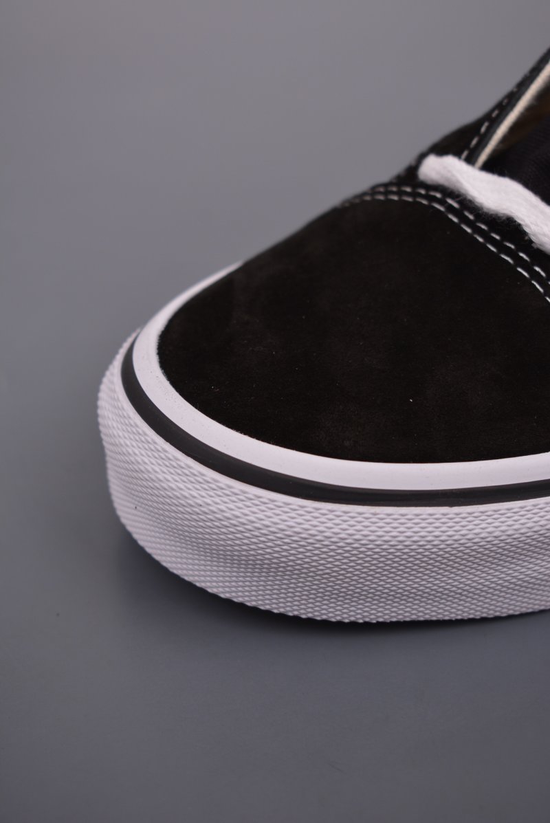 Vans Old Skool 'Black / White Checkerboard' view