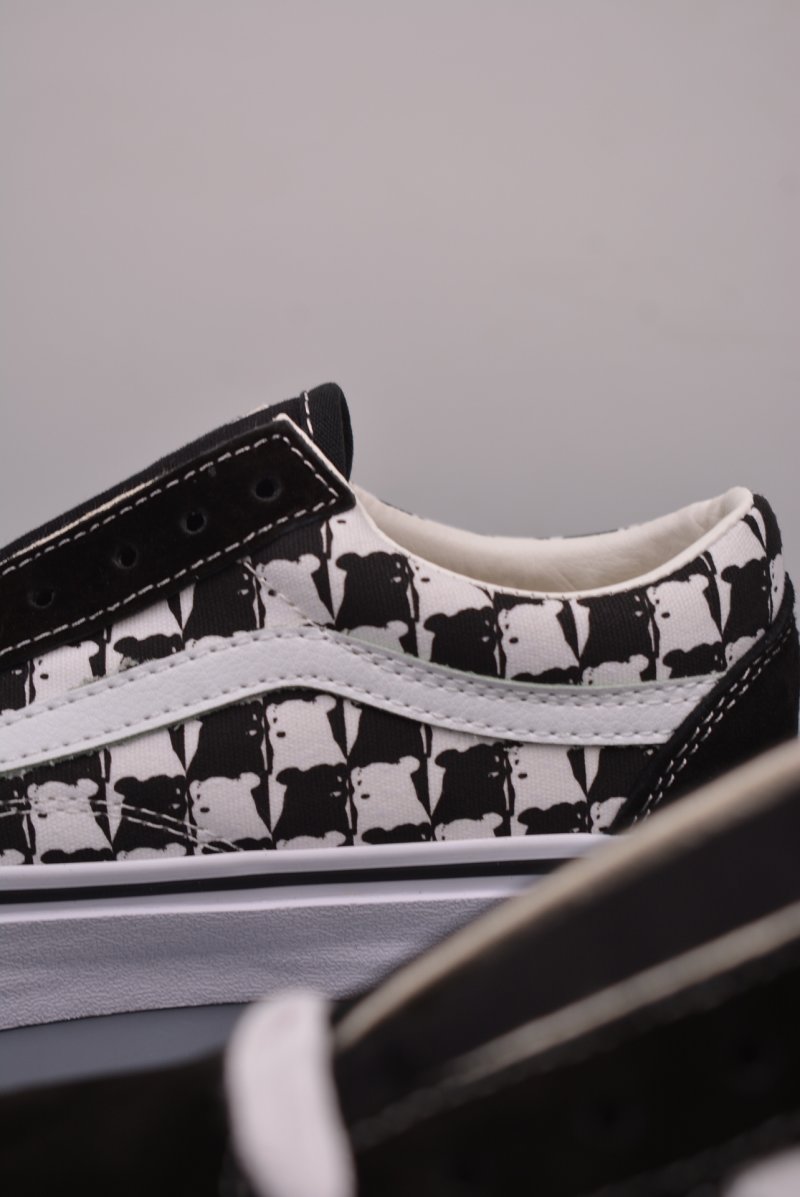 Vans Old Skool 'Black / White Checkerboard' view