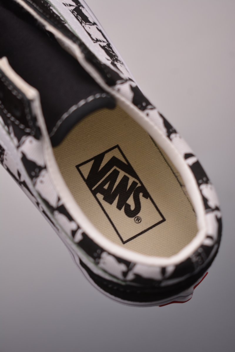 Vans Old Skool 'Black / White Checkerboard' view