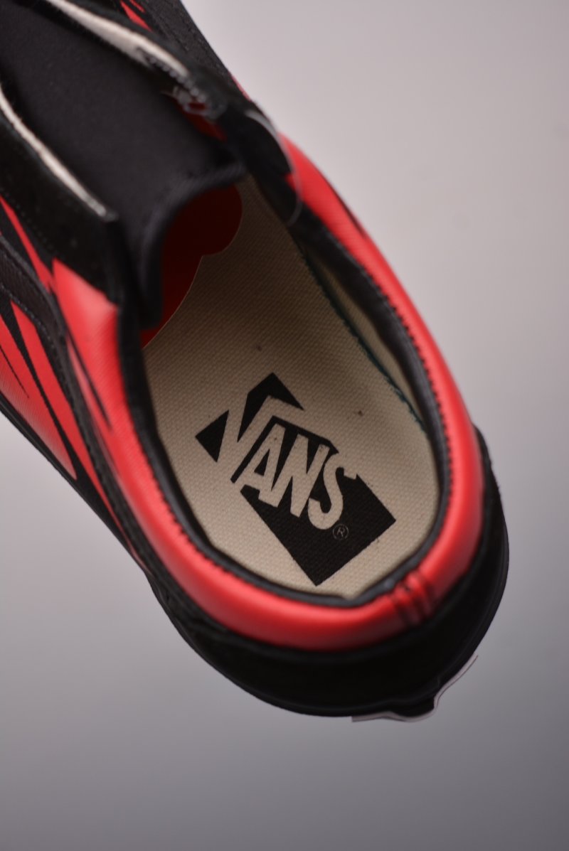 Vans Old Skool 'Black / Red Flame' view