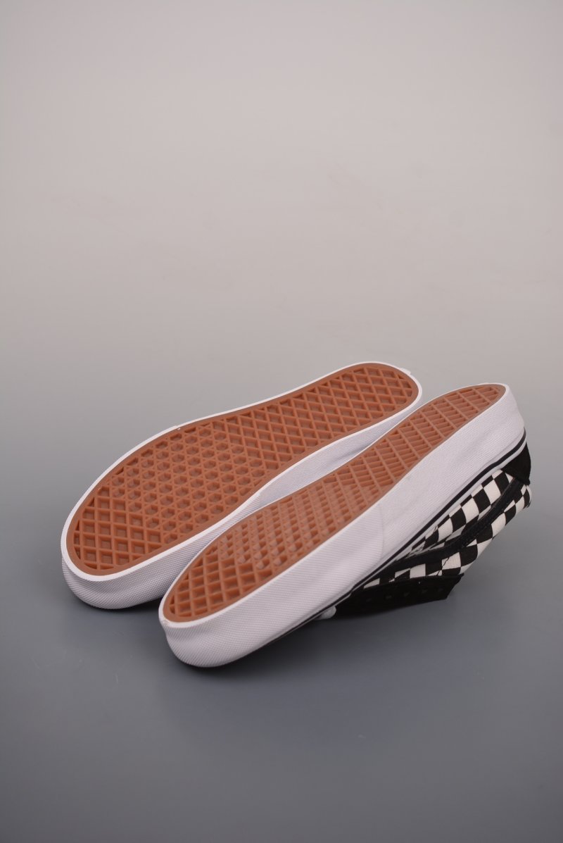 Vans Old Skool 'Black / White Checkerboard' view