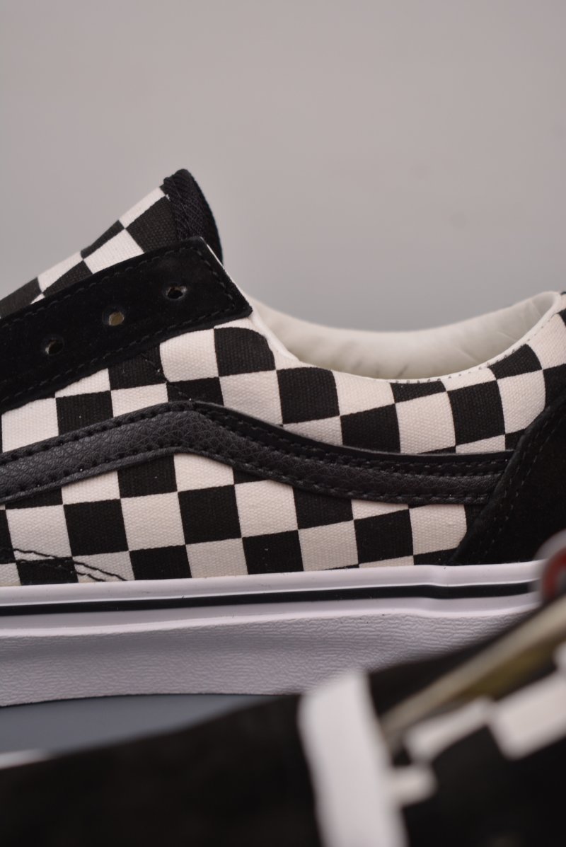 Vans Old Skool 'Black / White Checkerboard' view
