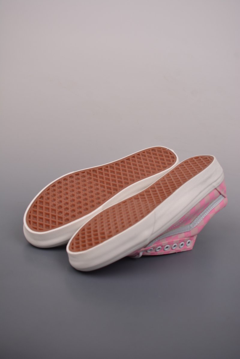 Vans Old Skool 'Peach Pink Checkerboard' view