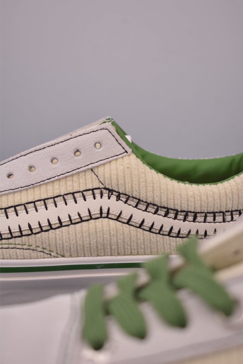 Vans Premium Old Skool 'White / Green' view