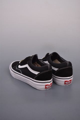Vans Premium Old Skool VPS 'Black / White / Gold' view 2