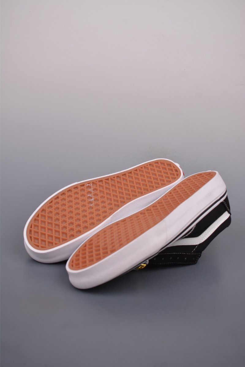 Vans Premium Old Skool VPS 'Black / White / Gold' view