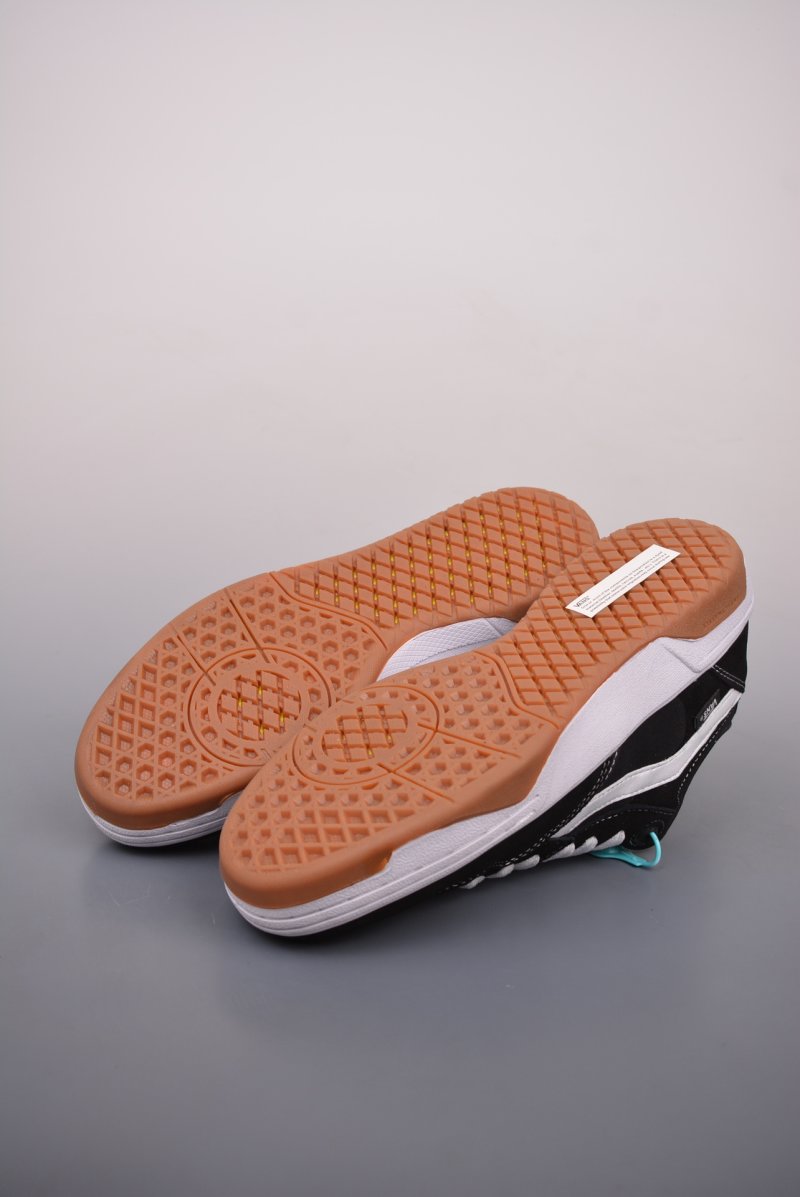 Vans Rowan 'Black / White' view