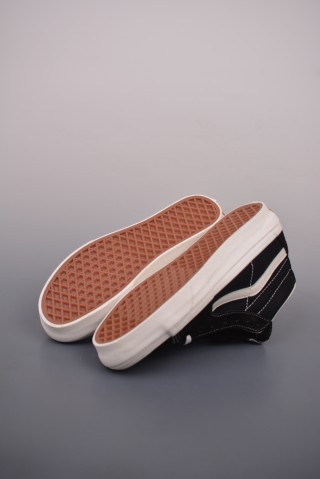 Vans Sk8-Hi VR3 'Black / White' view 3
