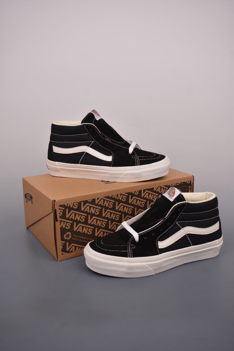 Vans Sk8-Hi VR3 'Black / White' view