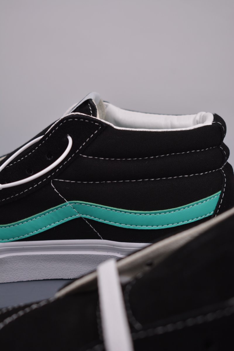 Vans Sk8-Mid 'Black / Green' view