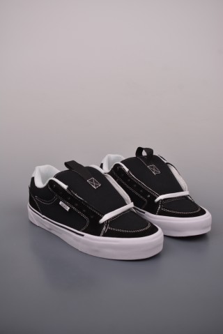 Vans Skate Chukka 'Black / White' view 1