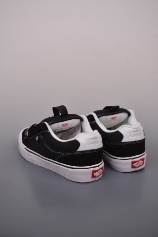 Vans Skate Chukka 'Black / White' view 2