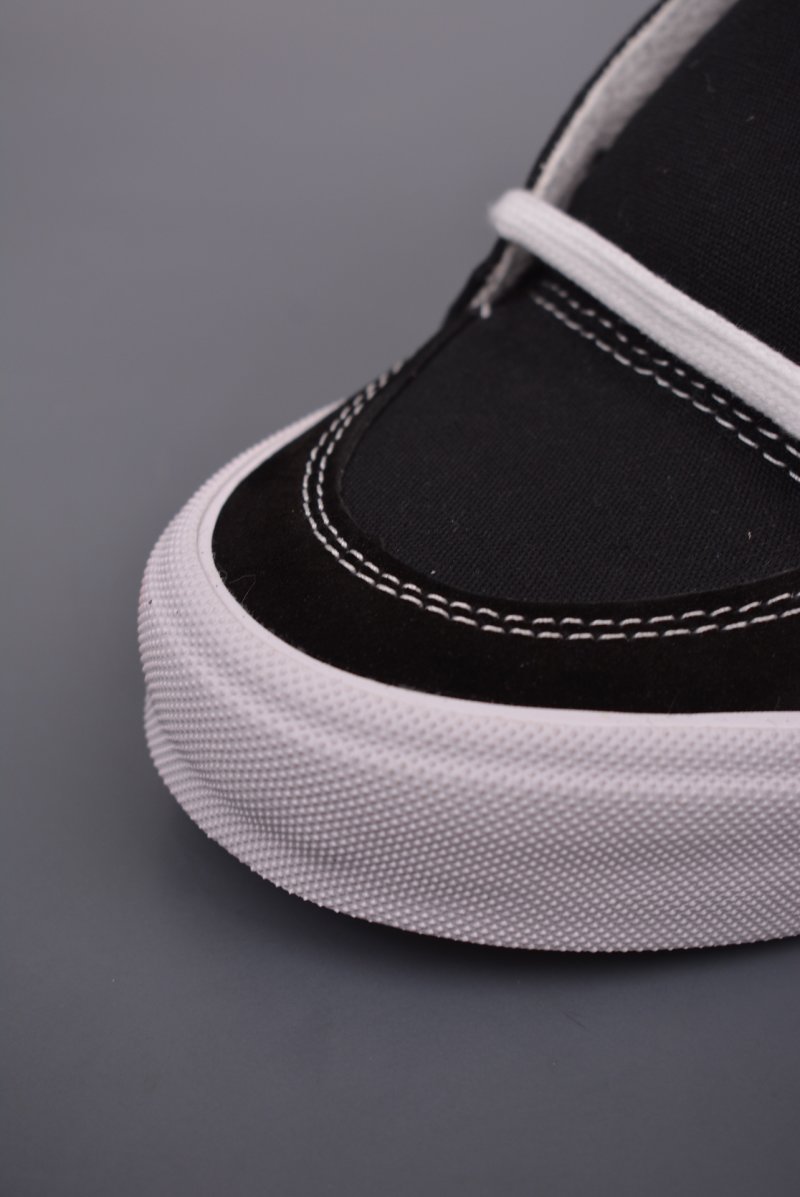 Vans Skate Chukka 'Black / White' view